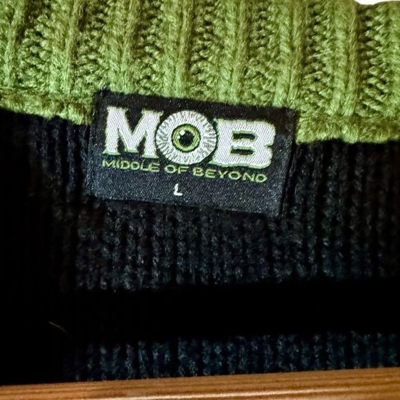 Middle Of Beyond Cthulhu Lovecraft Holiday Crewneck Black Sweater Unisex Large - Picture 2 of 4